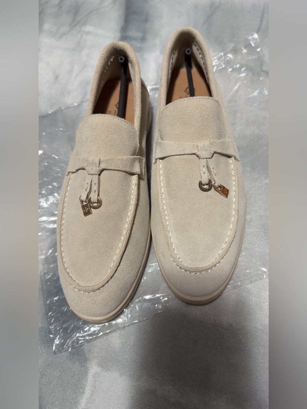 Classic Women’s Suede Tassel Loafers — Cream